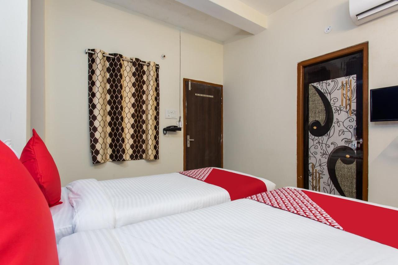 Oyo 27862 Hotel Brooklyn Индор Екстериор снимка