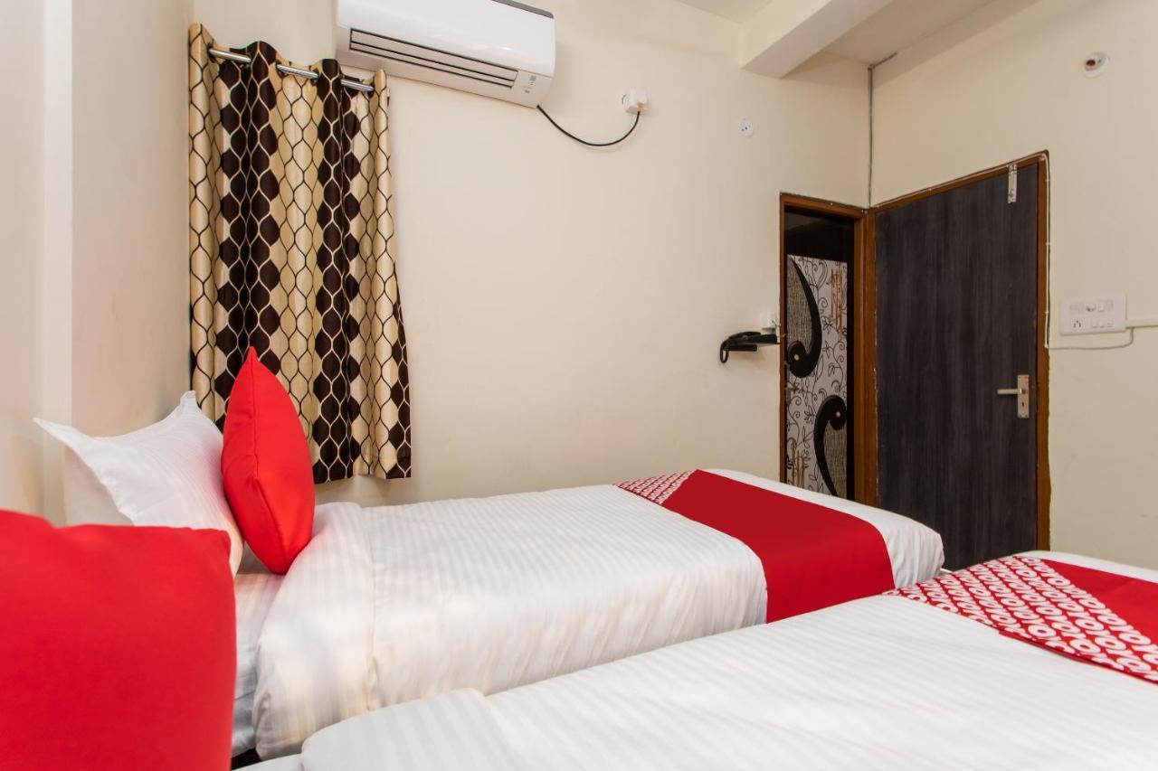 Oyo 27862 Hotel Brooklyn Индор Екстериор снимка