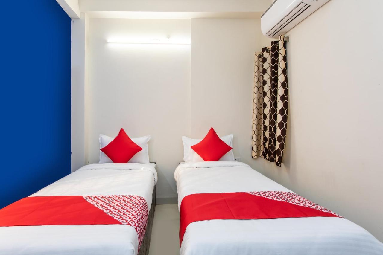 Oyo 27862 Hotel Brooklyn Индор Екстериор снимка